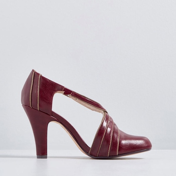 ✨ NWT ModCloth Chelsea Crew Heels, With Box - Picture 4 of 5